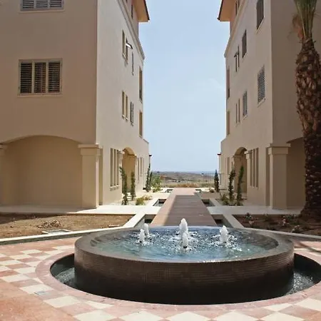 Lighthouse Luxury Holiday Townhouse * Paphos