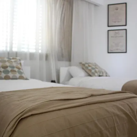 Lighthouse Luxury Holiday Townhouse Apartment