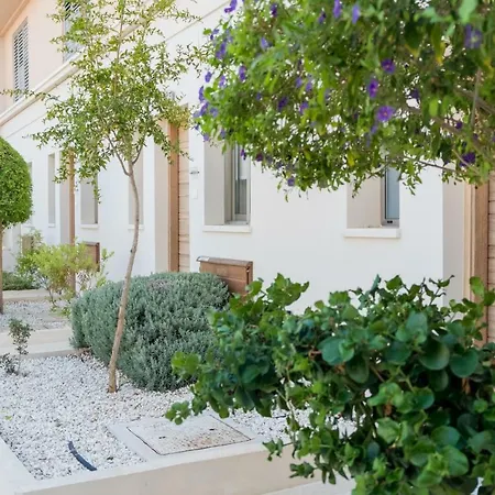 Lighthouse Luxury Holiday Townhouse Paphos
