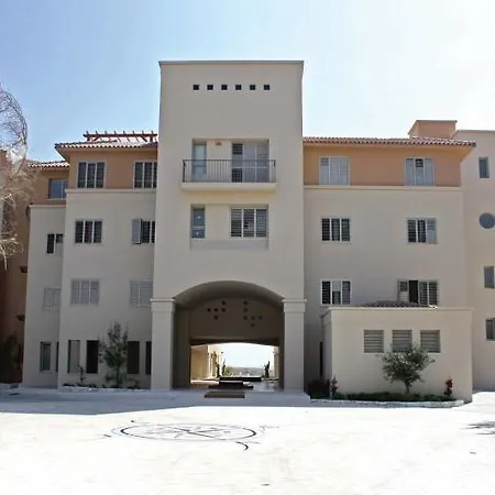 Lighthouse Luxury Holiday Townhouse * Paphos
